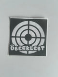 Überklebt